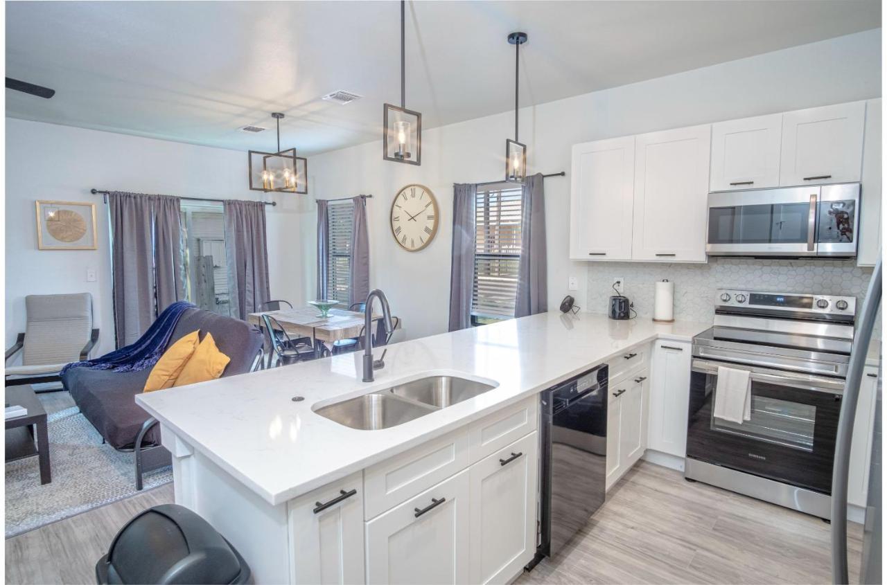 Spectacular 3 Bedroom Plus 2 And A Half Ba Apt Near Downtown San Antonio Exterior foto